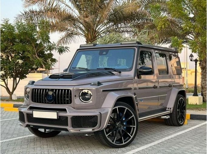 Подержанный Mercedes-Benz G-Class AMG Brabus 800 II (W463), 4.0 л, 2021 в Дубае от Drivenchy Motors Серебристый цвет. Европейская | AUTO.AE