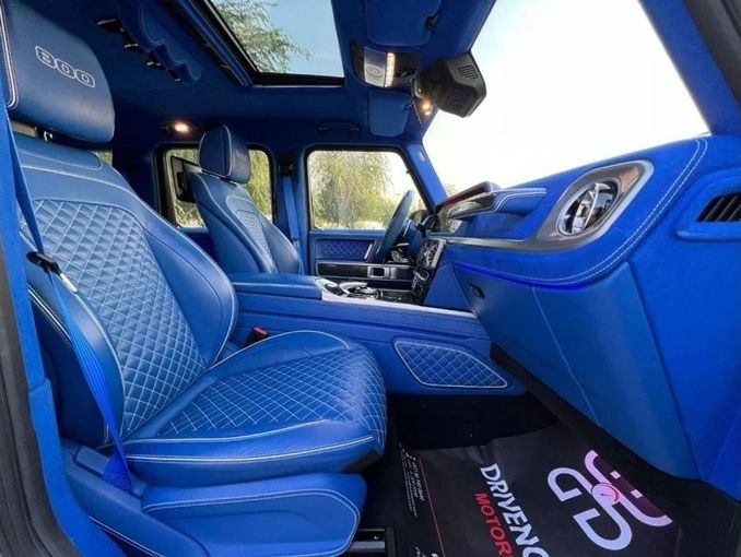 Подержанный Mercedes-Benz G-Class AMG Brabus 800 II (W463), 4.0 л, 2021 в Дубае от Drivenchy Motors Серебристый цвет. Европейская | AUTO.AE