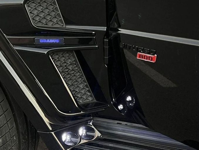 Подержанный Mercedes-Benz G-Class AMG Brabus 800 II (W463), 4.0 л, 2019 в Дубае от Drivenchy Motors Черный цвет. Европейская | AUTO.AE