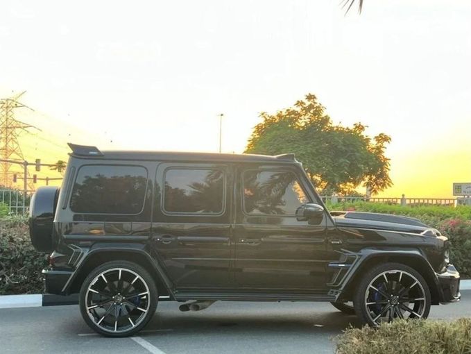 Подержанный Mercedes-Benz G-Class AMG Brabus 800 II (W463), 4.0 л, 2019 в Дубае от Drivenchy Motors Черный цвет. Европейская | AUTO.AE
