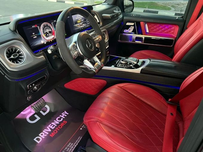 Подержанный Mercedes-Benz G-Class AMG 63 AMG II (W463), 4.0 л, 2021 в Дубае от Drivenchy Motors Черный цвет. Европейская | AUTO.AE