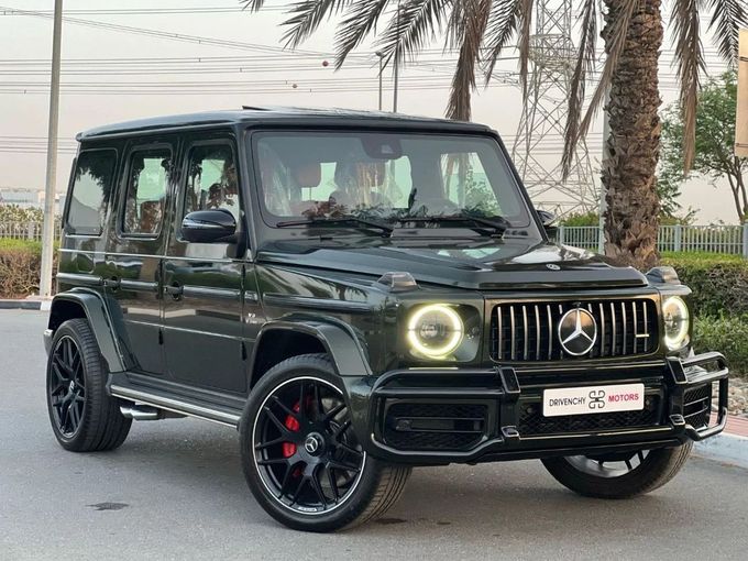 Подержанный Mercedes-Benz G-Class AMG 63 AMG II (W463), 4.0 л, 2019 в Дубае от Drivenchy Motors Зеленый цвет. GCC | AUTO.AE