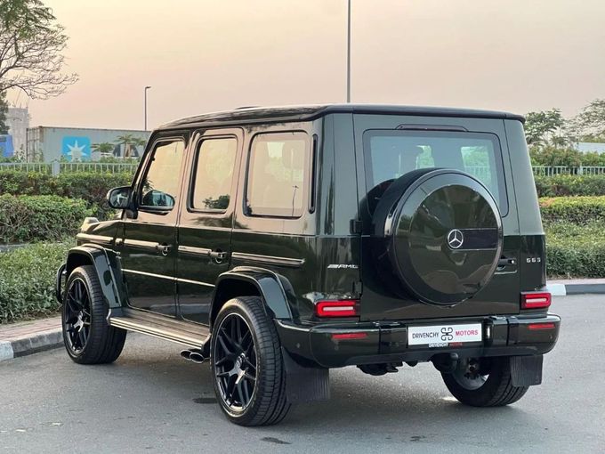 Подержанный Mercedes-Benz G-Class AMG 63 AMG II (W463), 4.0 л, 2019 в Дубае от Drivenchy Motors Зеленый цвет. GCC | AUTO.AE