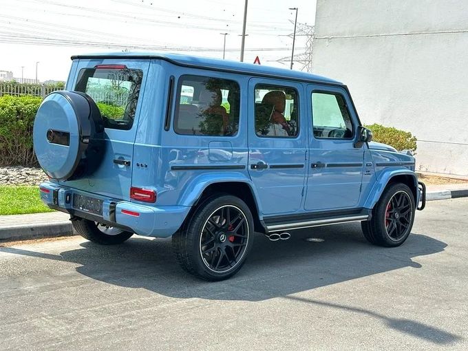 Подержанный Mercedes-Benz G-Class AMG 63 AMG II (W463), 4.0 л, 2023 в Дубае от Formula Motors Синий цвет. Европейская | AUTO.AE