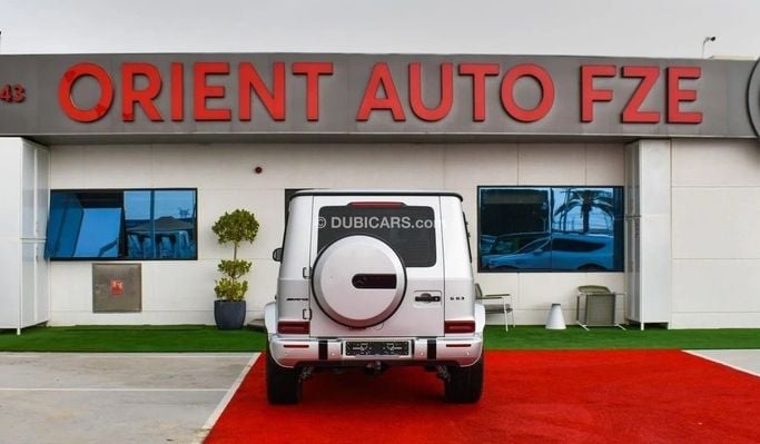 Новый Mercedes-Benz G-Class AMG 63 AMG II (W463), 4.0 л, 2023 в Дубае от Orient Auto FZE Серебристый цвет. Европейская | AUTO.AE