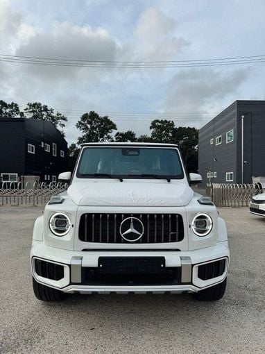 Новый Mercedes-Benz G-Class AMG 63 AMG II (W465) Рестайлинг, 4.0 л, 2025 в Дубае от Orient Auto FZE Белый цвет. Корейская | AUTO.AE