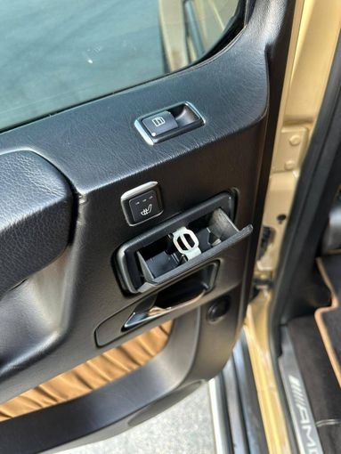Подержанный Mercedes-Benz G-Class AMG 63 AMG I (W463) Рестайлинг 2, 5.5 л, 2015 в Дубае от Alzahiah Cars Золотистый цвет. GCC | AUTO.AE