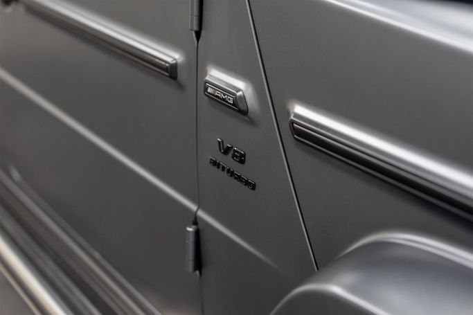 Подержанный Mercedes-Benz G-Class 550 III (W463), 4.0 л, 2022 в Дубае от PUPIL OF FATE MOTORS Серый цвет. Европейская | AUTO.AE