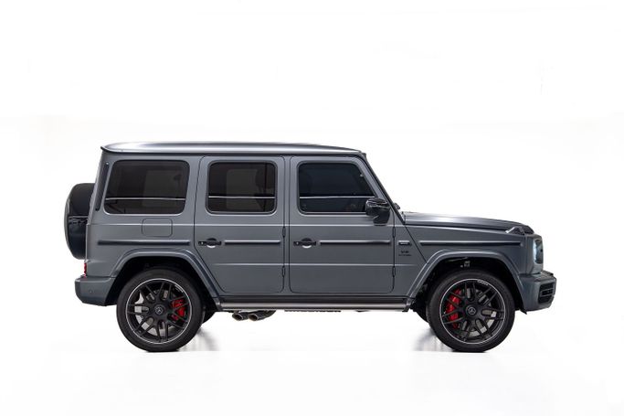 Подержанный Mercedes-Benz G-Class 550 III (W463), 4.0 л, 2022 в Дубае от PUPIL OF FATE MOTORS Серый цвет. Европейская | AUTO.AE