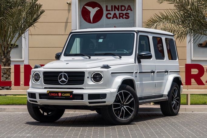 Подержанный Mercedes-Benz G-Class 500 III (W463), 4.0 л, 2022 в Дубае от Linda Cars Белый цвет. Европейская | AUTO.AE