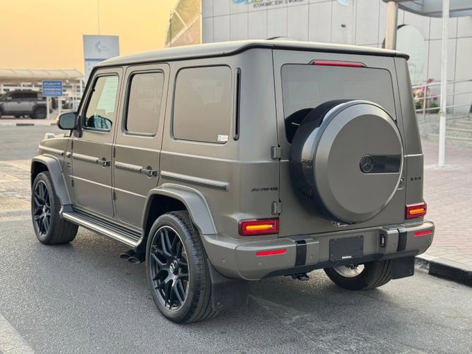 Подержанный Mercedes-Benz G-Class 550 III (W463), 4.0 л, 2021 в Дубае от Saeed Auto Зеленый цвет. Японская | AUTO.AE