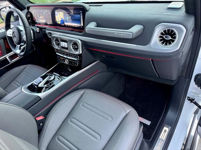 Новый Mercedes-Benz G-Class 400 III (W463), 2.9 л, 2024 в Дубае от Saeed Auto Белый цвет. Японская | AUTO.AE