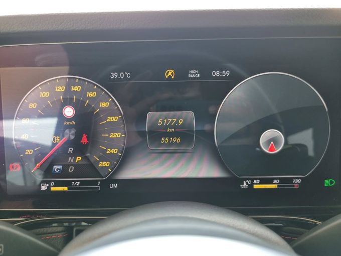 Подержанный Mercedes-Benz G-Class 550 III (W463), 4.0 л, 2020 в Дубае от Saeed Auto Черный цвет. Японская | AUTO.AE