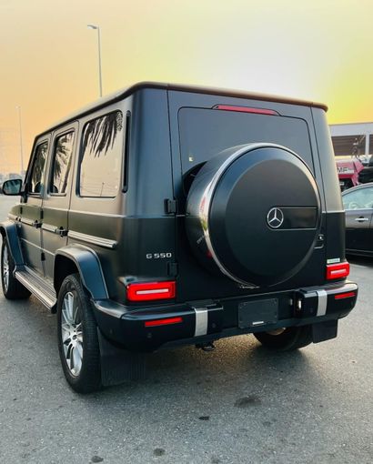 Подержанный Mercedes-Benz G-Class 550 III (W463), 4.0 л, 2019 в Дубае от Lakhani Motors Черный цвет. Японская | AUTO.AE