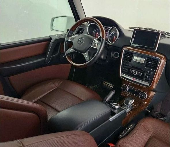 Подержанный Mercedes-Benz G-Class 500 II (W463) Рестайлинг 4, 4.0 л, 2016 в Дубае от Gulf Motors Белый цвет. GCC | AUTO.AE
