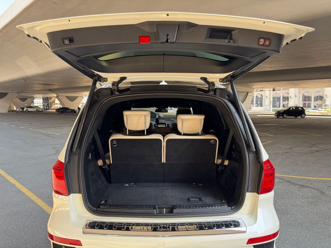 مستعملة Mercedes-Benz GL-Class AMG 63 AMG, 5.5 l, 2014 في في دبي، اللون أبيض. مواصفات الخليج | AUTO.AE