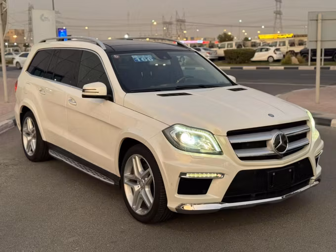 Подержанный Mercedes-Benz GL-Class 550 II (X166), 4.7 л, 2014 в Дубае от Saeed Auto Белый цвет. Японская | AUTO.AE