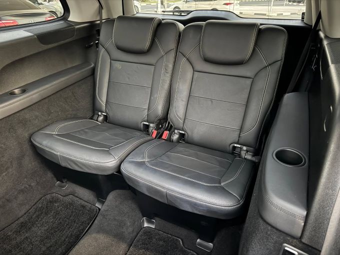 Подержанный Mercedes-Benz GL-Class 550 II (X166), 4.7 л, 2014 в Дубае от Saeed Auto Белый цвет. Японская | AUTO.AE
