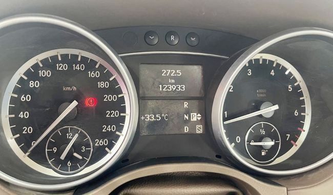 Used Mercedes-Benz GL-Class 500 I (X164) Facelift, 5.5 l, 2011 in Dubai by Gulf Motors, Grey color. GCC Specs | AUTO.AE