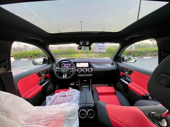 Новый Mercedes-Benz GLA 200 II (H247) Рестайлинг, 1.3 л, 2025 в Дубае от Auto Gallery DXB Белый цвет. GCC | AUTO.AE