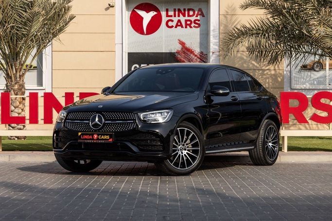 Подержанный Mercedes-Benz GLC 200 II (X254), 2.0 л, 2022 в Дубае от Linda Cars Черный цвет. GCC | AUTO.AE