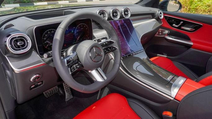 Новый Mercedes-Benz GLC 200 II (X254), 2.0 л, 2025 в Дубае от Najem Motors Черный цвет. GCC | AUTO.AE