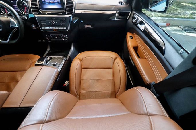 Подержанный Mercedes-Benz GLE AMG 43 AMG I (W166), 3.0 л, 2018 в Дубае от Linda Cars Белый цвет. GCC | AUTO.AE