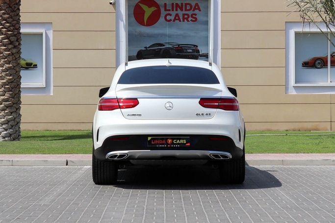 Подержанный Mercedes-Benz GLE AMG 43 AMG I (W166), 3.0 л, 2018 в Дубае от Linda Cars Белый цвет. GCC | AUTO.AE