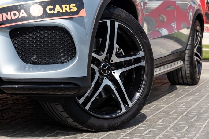 Подержанный Mercedes-Benz GLE AMG 43 AMG I (W166), 3.0 л, 2018 в Дубае от Linda Cars Серебристый цвет. GCC | AUTO.AE