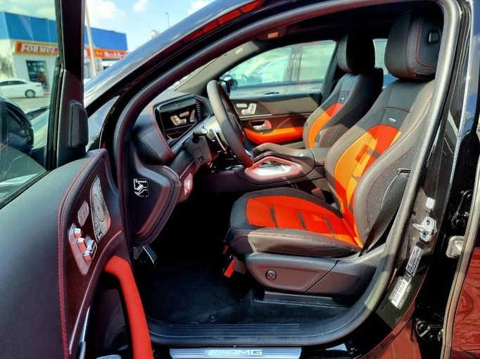 Новый Mercedes-Benz GLE AMG 53 AMG II (V167) Рестайлинг, 3.0 л, 2025 в Дубае от Auto Gallery DXB Черный цвет. GCC | AUTO.AE