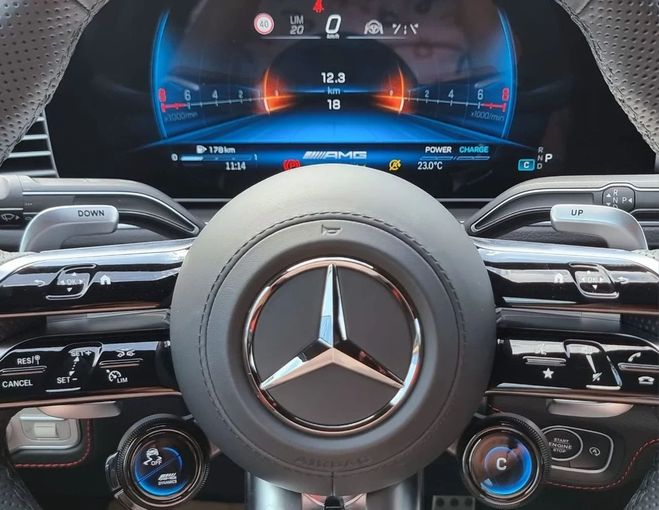 Новый Mercedes-Benz GLE AMG 53 AMG II (V167) Рестайлинг, 3.0 л, 2025 в Дубае от Auto Gallery DXB Черный цвет. GCC | AUTO.AE