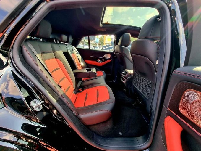Новый Mercedes-Benz GLE AMG 53 AMG II (V167) Рестайлинг, 3.0 л, 2025 в Дубае от Auto Gallery DXB Черный цвет. GCC | AUTO.AE