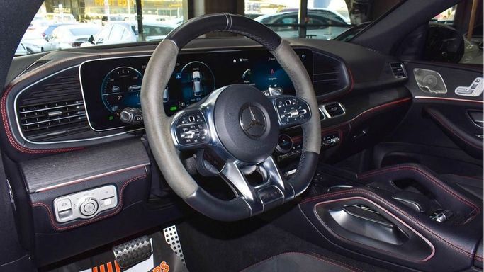 Подержанный Mercedes-Benz GLE AMG 53 AMG II (V167), 3.0 л, 2022 в Дубае от Najem Motors Черный цвет. Европейская | AUTO.AE