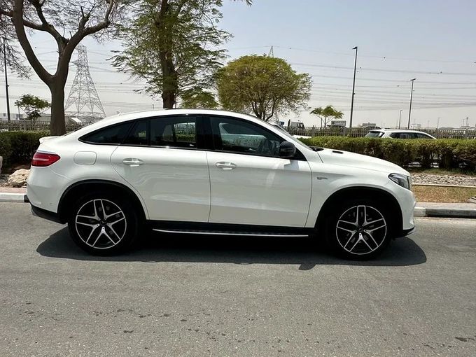Подержанный Mercedes-Benz GLE AMG 43 AMG I (W166), 3.0 л, 2018 в Дубае от Formula Motors Белый цвет. GCC | AUTO.AE