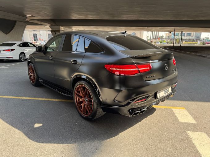 مستعملة Mercedes-Benz GLE Coupe AMG 63 AMG S ط (C292), 5.5 l, 2016 في في دبي، اللون أسود. مواصفات الخليج | AUTO.AE