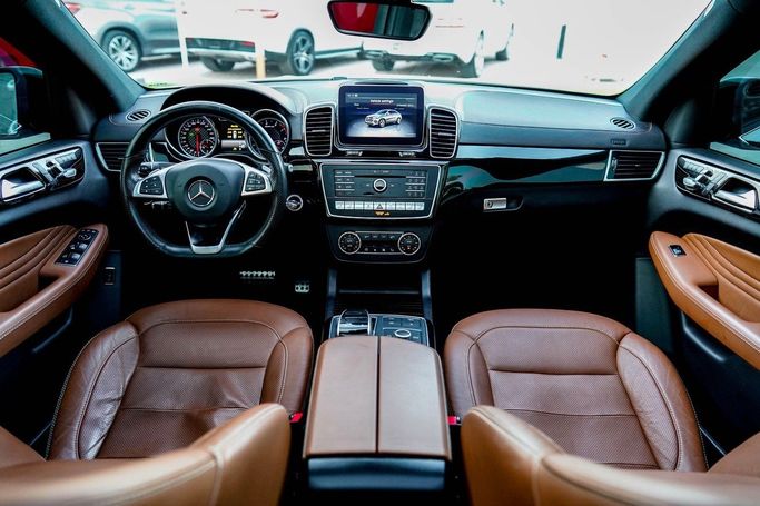 Подержанный Mercedes-Benz GLE Coupe AMG 43 AMG I (C292), 3.0 л, 2019 в Дубае от Linda Cars Белый цвет. GCC | AUTO.AE