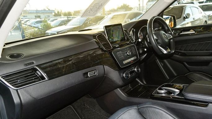 Подержанный Mercedes-Benz GLE 350 d I (W166), 3.0 л, 2016 в Дубае от Ibitisam Motors Синий цвет.  | AUTO.AE