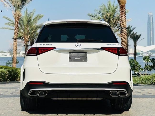 Подержанный Mercedes-Benz GLE 350 II (V167), 2.0 л, 2021 в Дубае от Al Faisal Motors Белый цвет. Американская | AUTO.AE