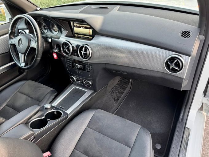 Used Mercedes-Benz GLK-Class 350 I (X204) Facelift, 3.5 l, 2014 in Dubai by Saeed Auto, White color. Japanese Specs | AUTO.AE