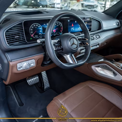 Подержанный Mercedes-Benz GLS 580 II (X167) Рестайлинг, 4.0 л, 2024 в Дубае от Q Motors Серый цвет. GCC | AUTO.AE