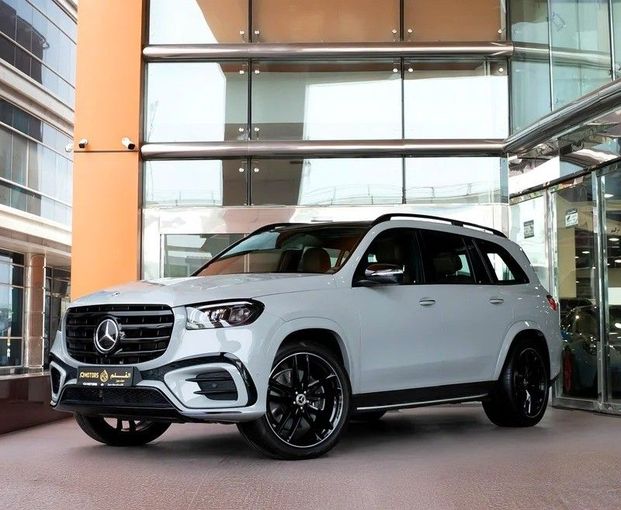 Подержанный Mercedes-Benz GLS 580 II (X167) Рестайлинг, 4.0 л, 2024 в Дубае от Q Motors Белый цвет. GCC | AUTO.AE