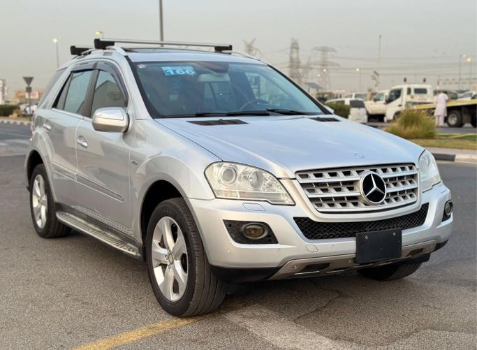 Подержанный Mercedes-Benz M-Class 350 II (W164) Рестайлинг, 3.0 л, 2010 в Дубае от Saeed Auto Серебристый цвет. Японская | AUTO.AE