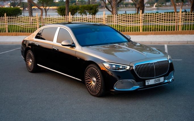 Mercedes-Benz Maybach S-Class 680 II (Z223), 2023 седан бизнес класса в Дубае от Macan Luxury Motors золотистый цвет | AUTO.AE