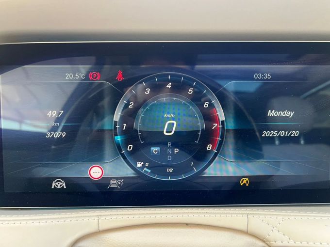 Подержанный Mercedes-Benz Maybach S-Class 560 I (X222) Рестайлинг, 4.0 л, 2018 в Дубае от Saeed Auto Черный цвет. Японская | AUTO.AE