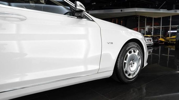 Подержанный Mercedes-Benz Maybach S-Class 650 Pullman I (X222) Рестайлинг, 6.0 л, 2019 в Дубае от Al Ain Class Motors Серый цвет. Европейская | AUTO.AE