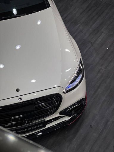 Новый Mercedes-Benz S-Class AMG IV (W223), 4.0 л, 2022 в Дубае от Fakhoury Белый цвет. Европейская | AUTO.AE