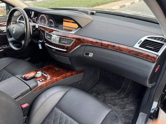 Used Mercedes-Benz S-Class AMG 63 AMG II (W221) Facelift, 6.2 l, 2010 in Dubai by Saeed Auto, Black color. Japanese Specs | AUTO.AE