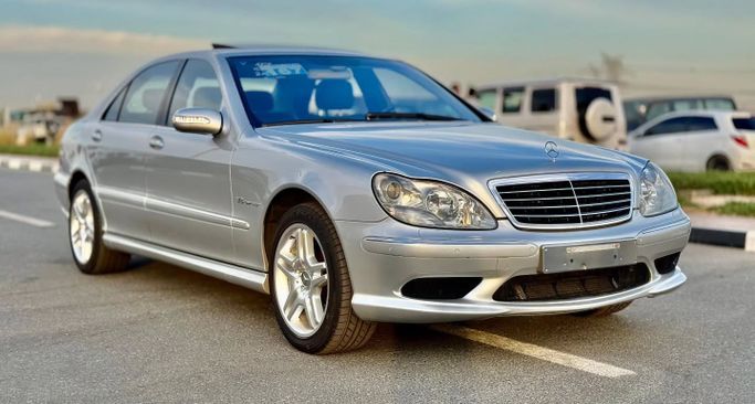 Used Mercedes-Benz S-Class AMG 55 AMG I (W220) Facelift, 5.4 l, 2003 in Dubai by Saeed Auto, Grey color. Japanese Specs | AUTO.AE