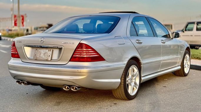 Used Mercedes-Benz S-Class AMG 55 AMG I (W220) Facelift, 5.4 l, 2003 in Dubai by Saeed Auto, Grey color. Japanese Specs | AUTO.AE