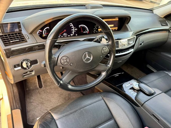 Used Mercedes-Benz S-Class AMG 63 AMG II (W221) Facelift, 6.2 l, 2010 in Dubai by Saeed Auto, White color. Japanese Specs | AUTO.AE